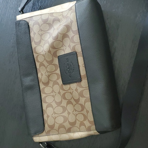 Hudson Messenger In Signature Canvas - Picture 5 of 10